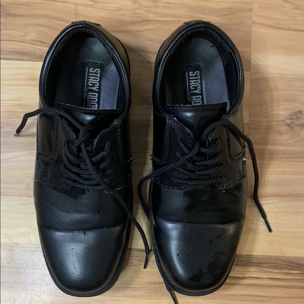 Boys Stacy Adams black dress shoes size 4 EUC